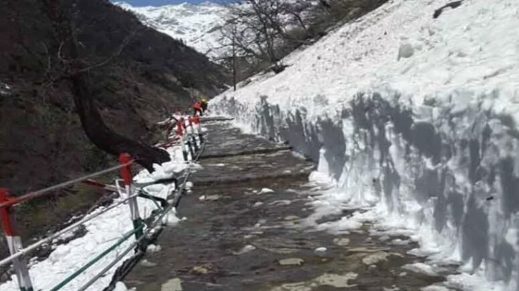 snow cut path