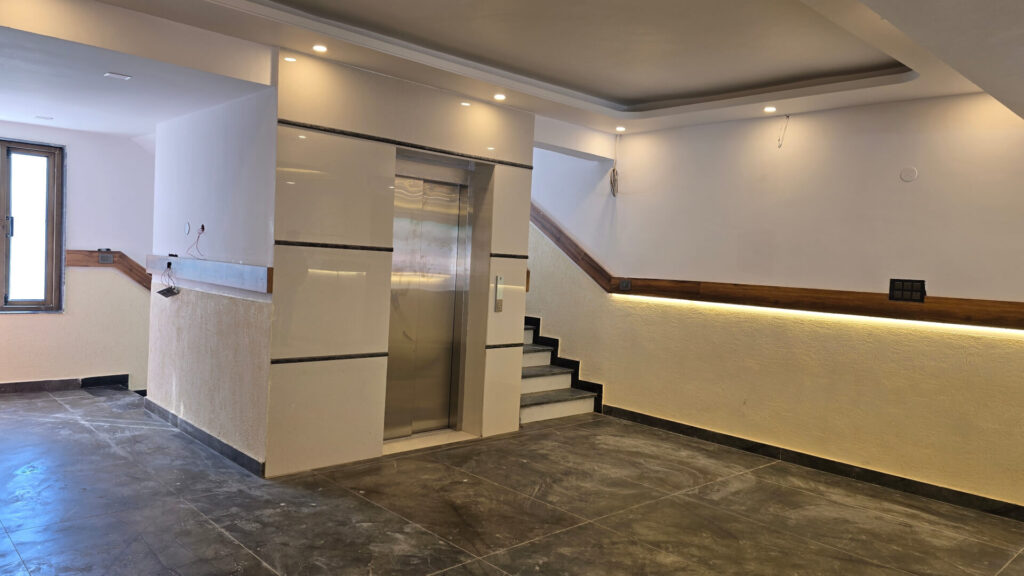 Hotel Royal Badri